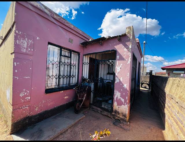 2 BEDROOM HOUSE FOR SALE IN EVATON WEST